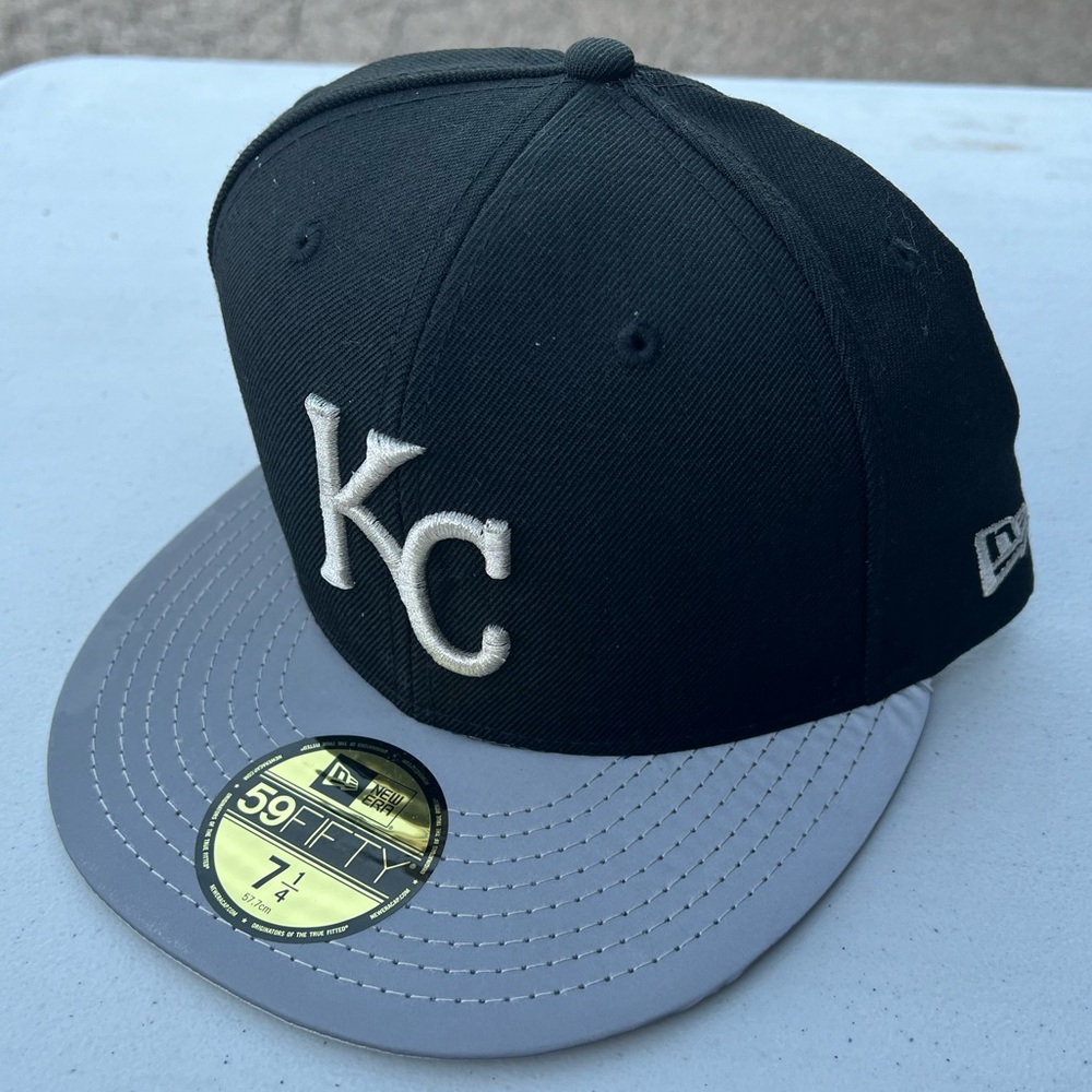 RARE New Era Kansas City Royals Black Custom Fitted Hat size 7 1/4